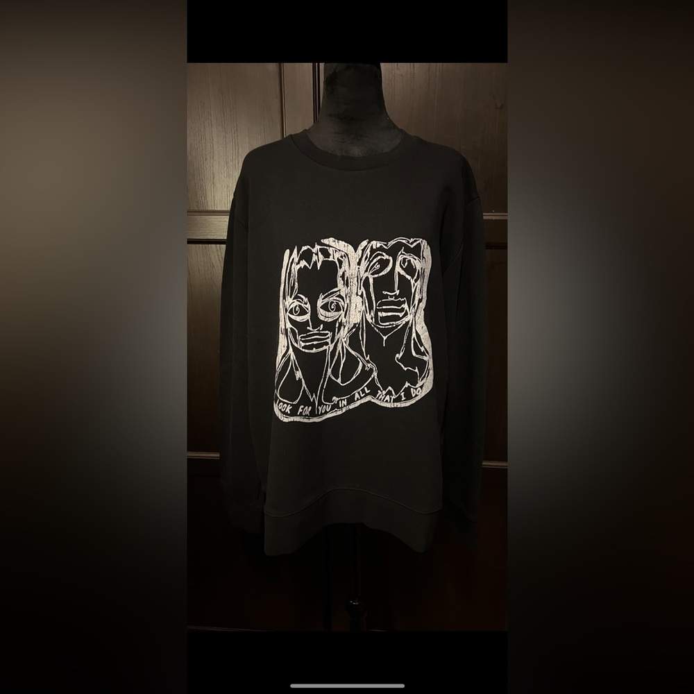 Sweatshirt